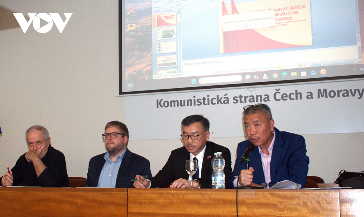 Vietnam, Czech parties boost understanding and political trust